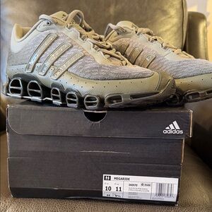 Adidas Megaride Men's Olive Gray Trainers size 10 new in box